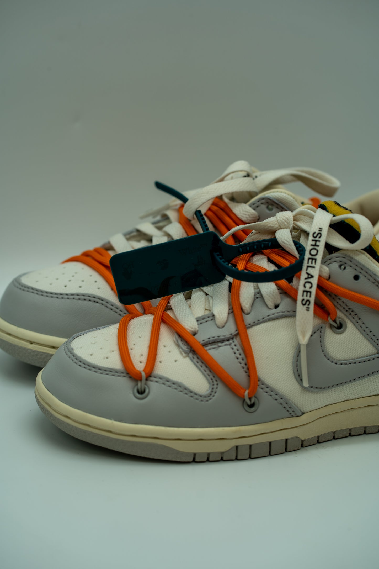 Pre-Owned Nike Dunk Low (M) Off-White Lot 44